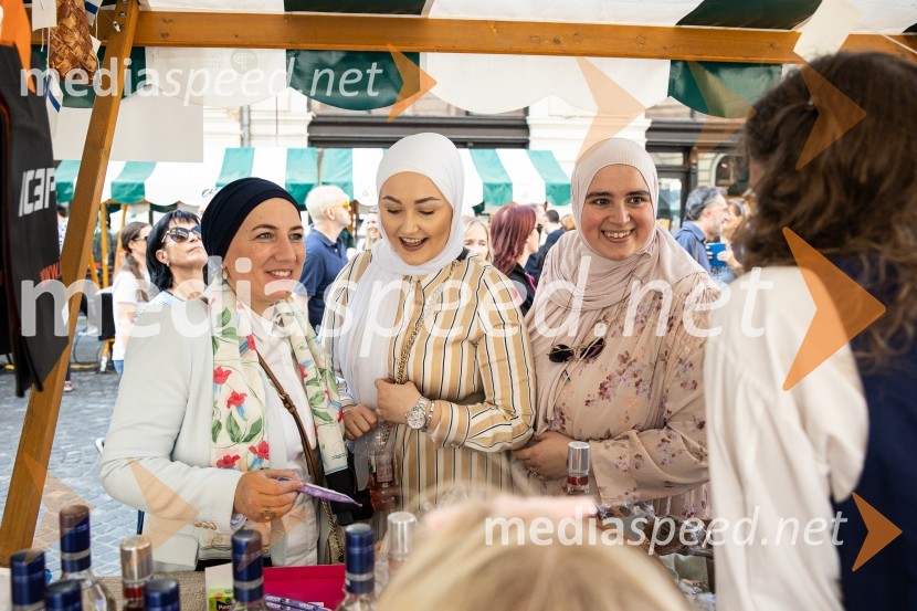Dobrodelni bazar Mednarodnega združenja žensk - Sila