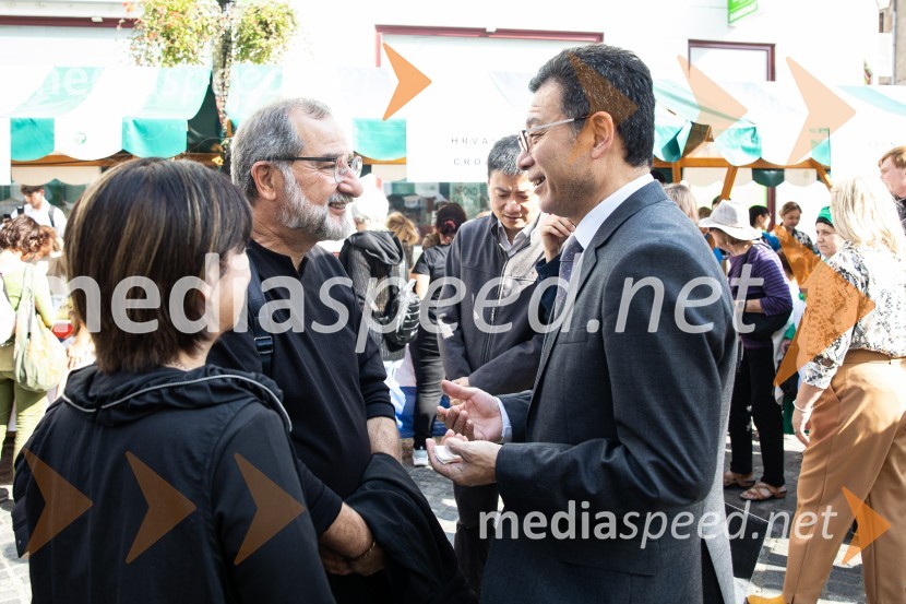 Dobrodelni bazar Mednarodnega združenja žensk - Sila