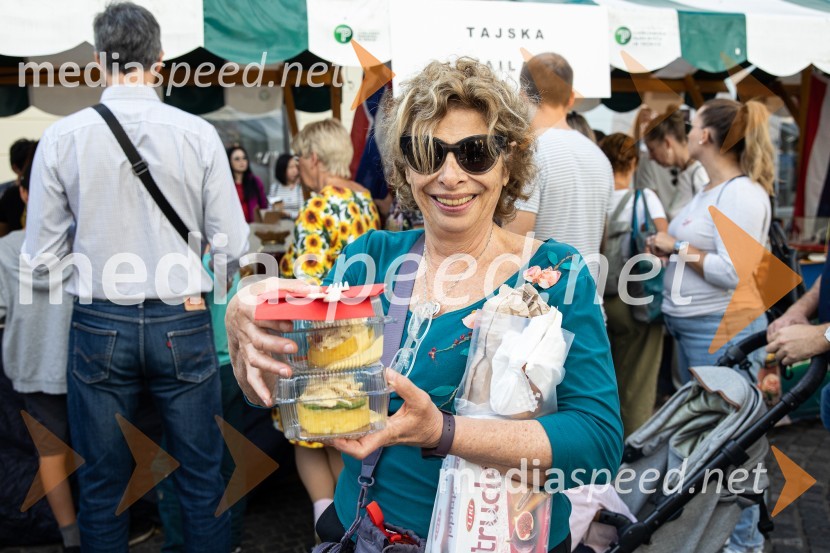 Dobrodelni bazar Mednarodnega združenja žensk - Sila