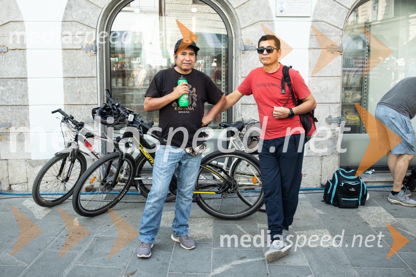 Dobrodelni bazar Mednarodnega združenja žensk - Sila