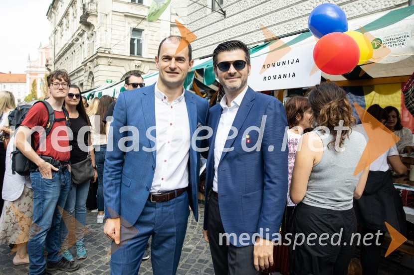 Dobrodelni bazar Mednarodnega združenja žensk - Sila