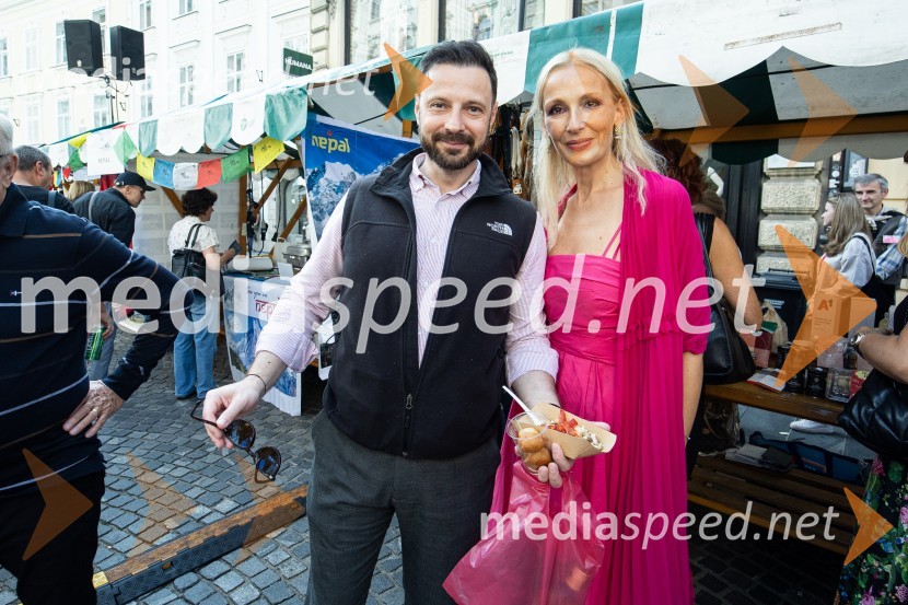  ... ;  Lali Sladjana Ilic, predsednica, društvo SILA IWCL - International Women's Club LjubljanaDobrodelni bazar Mednarodnega združenja žensk - Sila