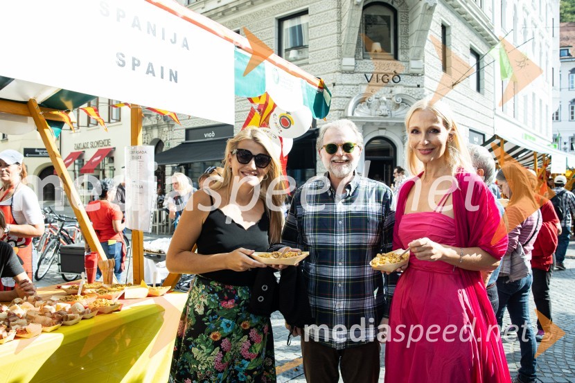  ... ;  ... ;  Lali Sladjana Ilic, predsednica, društvo SILA IWCL - International Women's Club LjubljanaDobrodelni bazar Mednarodnega združenja žensk - Sila