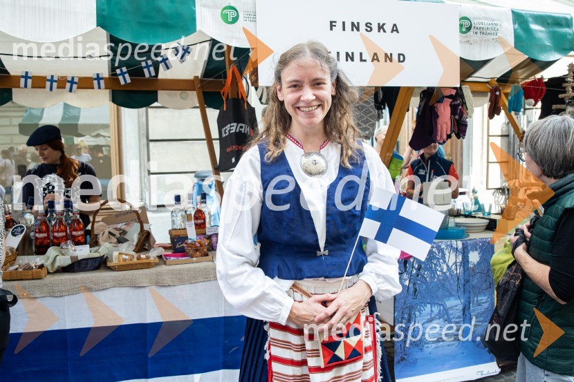 Dobrodelni bazar Mednarodnega združenja žensk - Sila