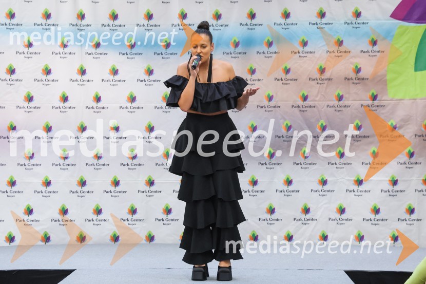  Maria Masle, pevkaModna revija Vulcano models 2023