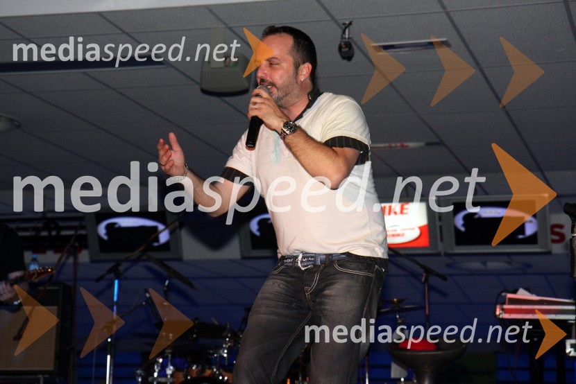 Tony Cetinski, hrvaški pevecTony Cetinski, koncert v Bowling centru Strike