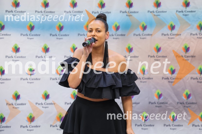  Maria Masle, pevkaModna revija Vulcano models 2023