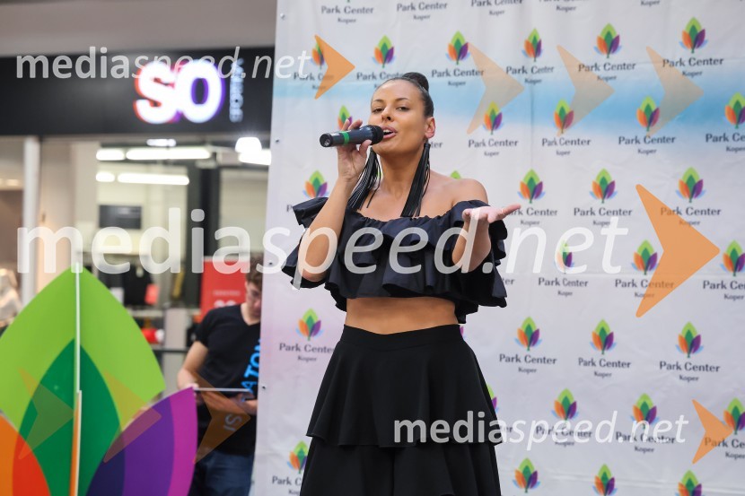  Maria Masle, pevkaModna revija Vulcano models 2023