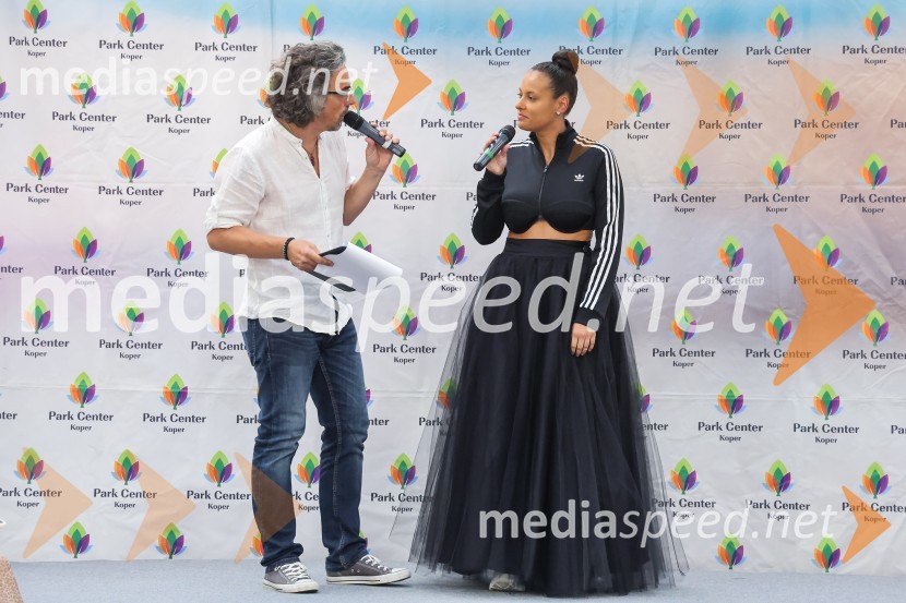  Tomaž Klepač, pevec, radijski voditelj;  Maria Masle, pevkaModna revija Vulcano models 2023