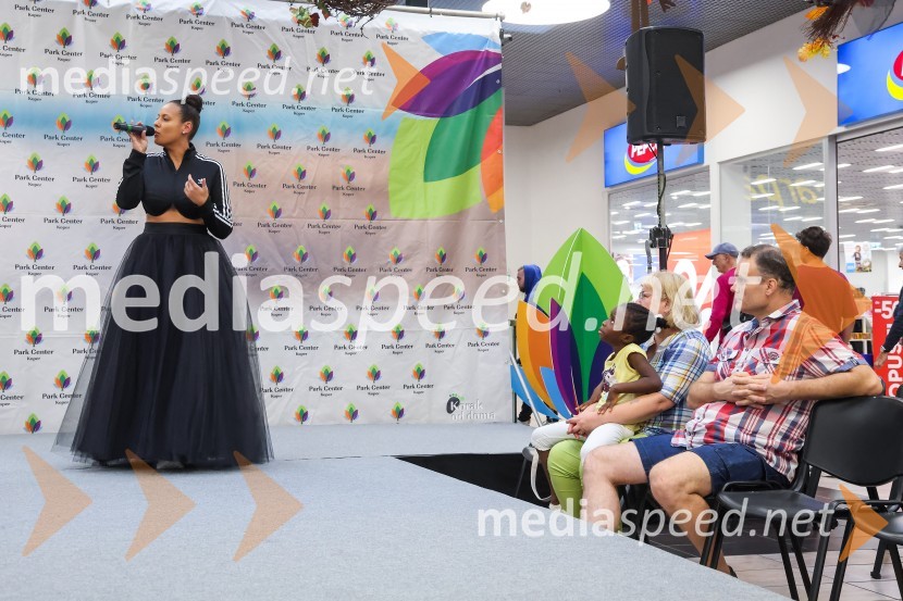  Maria Masle, pevkaModna revija Vulcano models 2023