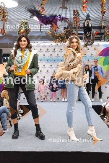  Klavdija Golija, prva spremljevalka Miss turizma 2018;  ... Modna revija Vulcano models 2023