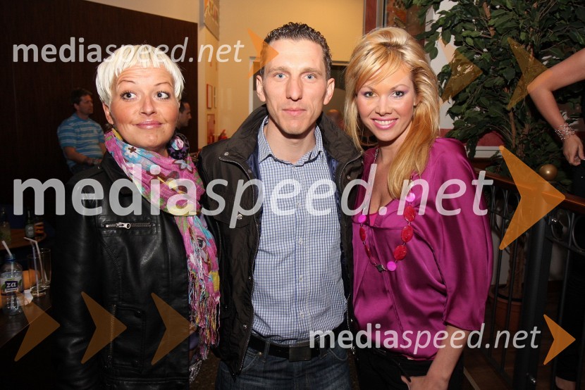 Karin, vedeževalka, njen spremljevalec Enriko Topolovec in Stančka Šukalo Šeško, manekenkaTony Cetinski, koncert v Bowling centru Strike