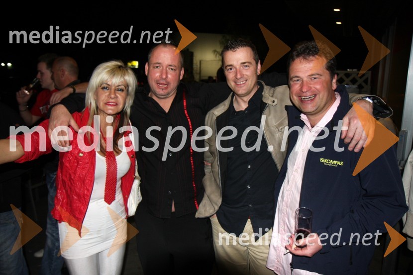 Karmen Auer, žena Stojana Auerja, ..., Vili Rajšp, predstavnik Kelly's chips Soletti  in Andrej Krume, direktor Kompas ScandinaviaTony Cetinski, koncert v Bowling centru Strike