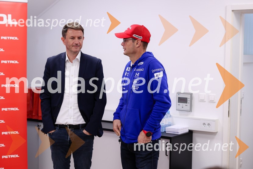 Novinarska konferenca alpskih smučark in smučarjev, ki bodo nastopili na prvi tekmi FIS svetovnega pokala v Söldnu