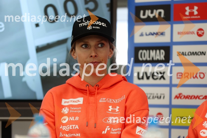  Ana Bucik Jogan, smučarkaNovinarska konferenca alpskih smučark in smučarjev, ki bodo nastopili na prvi tekmi FIS svetovnega pokala v Söldnu