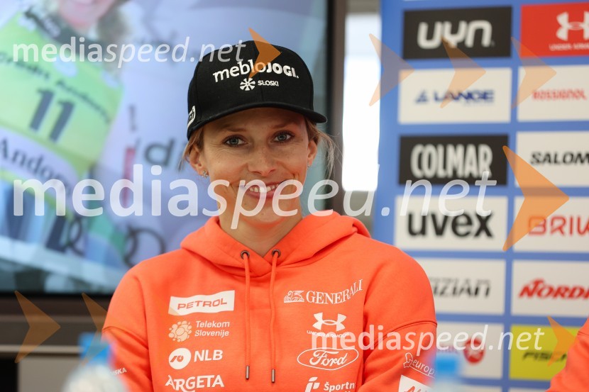  Ana Bucik Jogan, smučarkaNovinarska konferenca alpskih smučark in smučarjev, ki bodo nastopili na prvi tekmi FIS svetovnega pokala v Söldnu