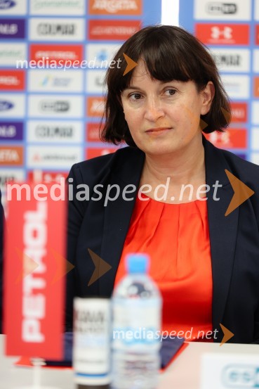 Nada Drobne Popović,  predsednica uprave, Petrol d.dNovinarska konferenca alpskih smučark in smučarjev, ki bodo nastopili na prvi tekmi FIS svetovnega pokala v Söldnu