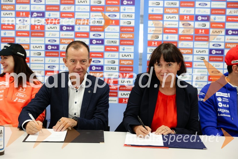  Enzo Smrekar, predsednik uprave Droge Kolinske in glavni direktor strateškega poslovnega področja v Atlantic Grupi, predsednik SZS, podpredsednik Olimpijskega komiteja Slovenije;  Nada Drobne Popović,  predsednica uprave, Petrol d.dNovinarska konferenca alpskih smučark in smučarjev, ki bodo nastopili na prvi tekmi FIS svetovnega pokala v Söldnu