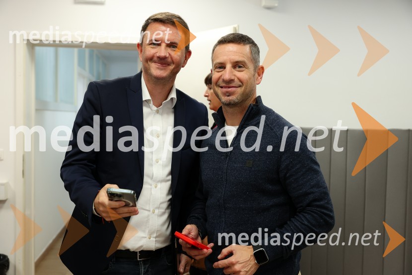 Novinarska konferenca alpskih smučark in smučarjev, ki bodo nastopili na prvi tekmi FIS svetovnega pokala v Söldnu