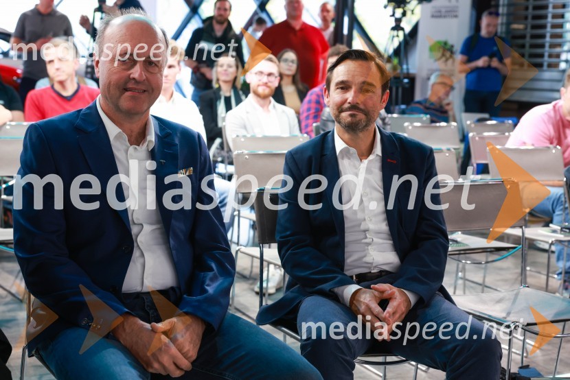 Novinarska konferenca, Porsche ID Hub