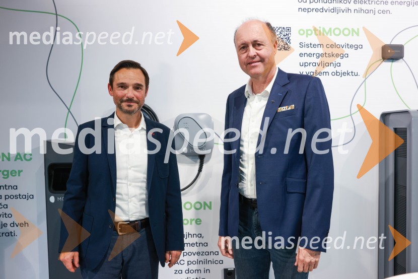 Novinarska konferenca, Porsche ID Hub