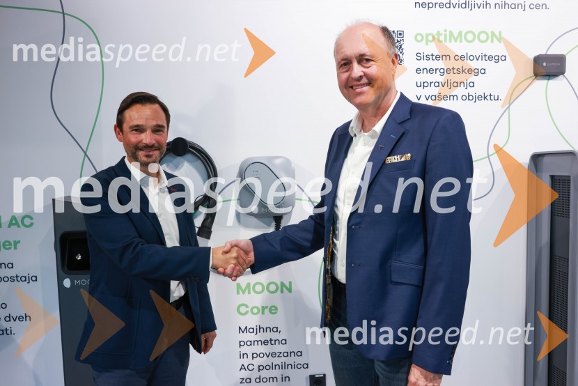 Novinarska konferenca, Porsche ID Hub