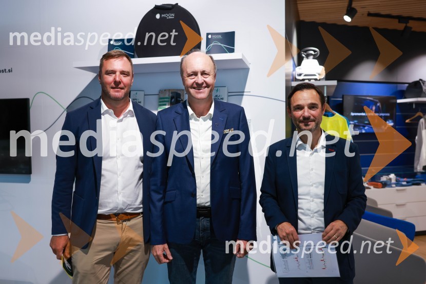 Novinarska konferenca, Porsche ID Hub