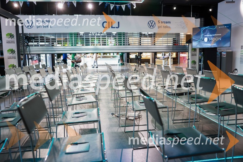 Novinarska konferenca, Porsche ID Hub