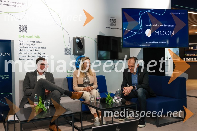 Novinarska konferenca, Porsche ID Hub