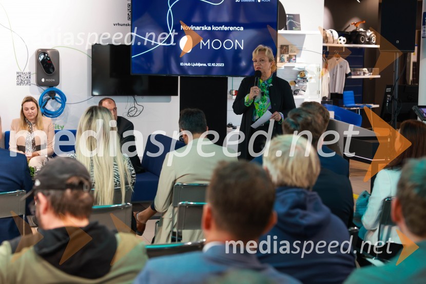 Novinarska konferenca, Porsche ID Hub