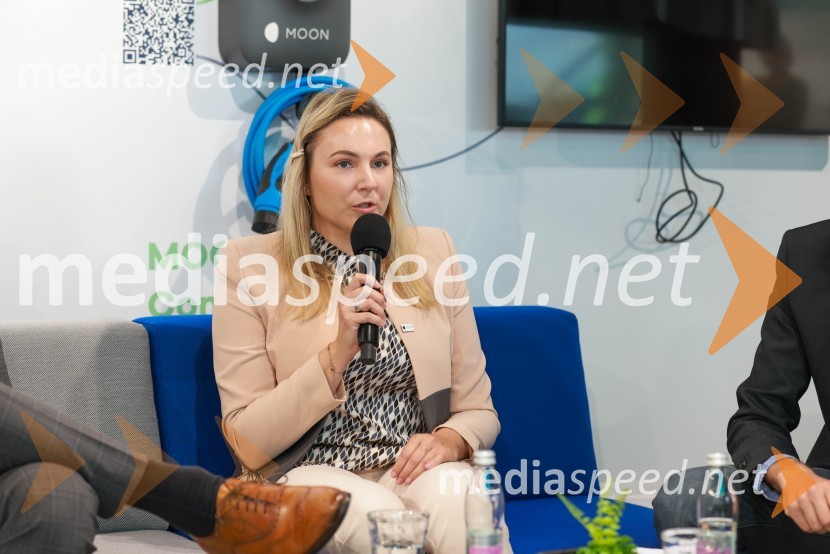 Novinarska konferenca, Porsche ID Hub