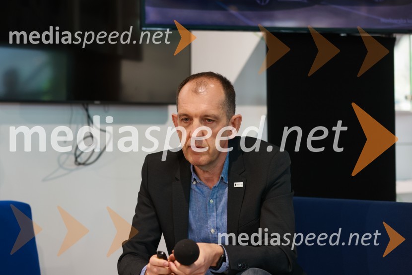 Novinarska konferenca, Porsche ID Hub