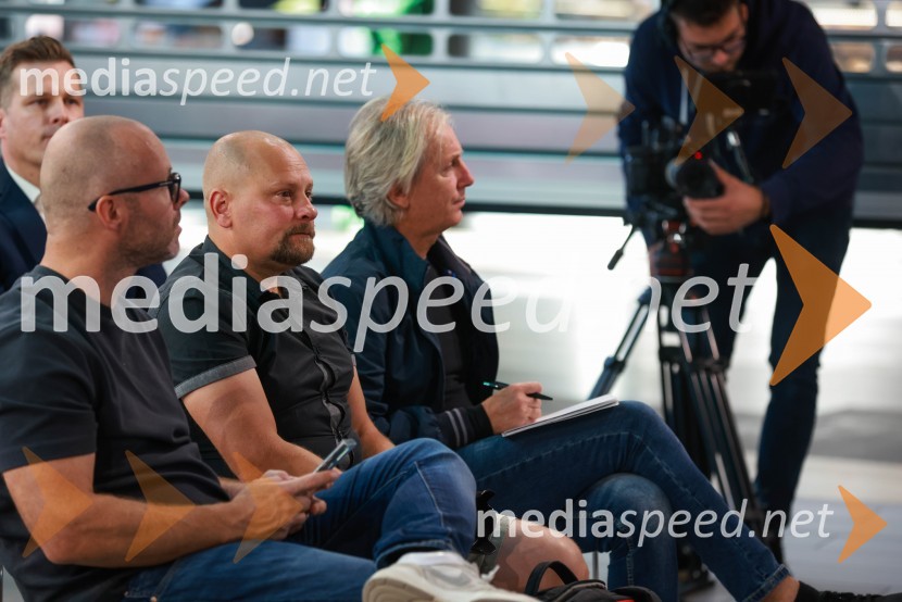 Novinarska konferenca, Porsche ID Hub