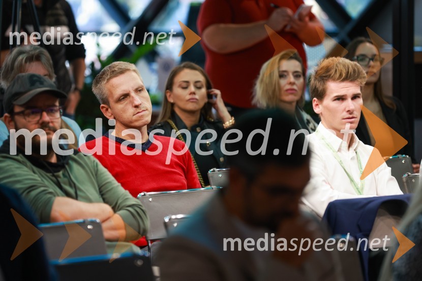 Novinarska konferenca, Porsche ID Hub