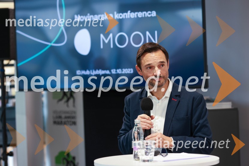 Novinarska konferenca, Porsche ID Hub