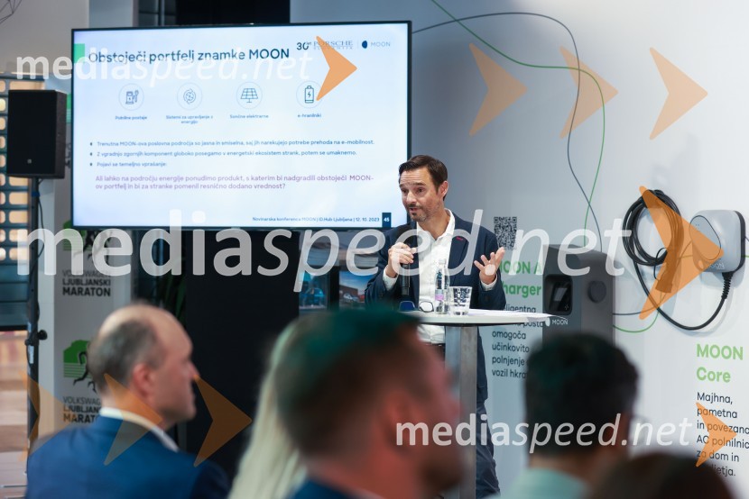 Novinarska konferenca, Porsche ID Hub