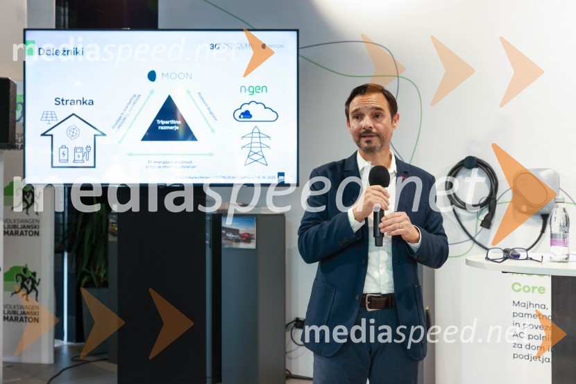 Novinarska konferenca, Porsche ID Hub