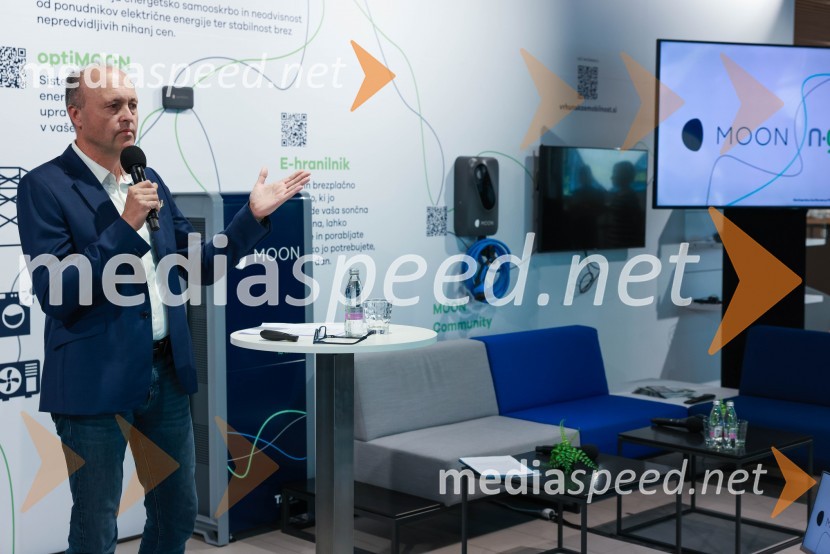 Novinarska konferenca, Porsche ID Hub