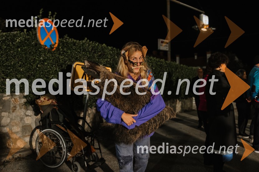  Ivana Percan Kodarin, igralkaUmirajoči bog Triglav, premiera, SNG Nova Gorica