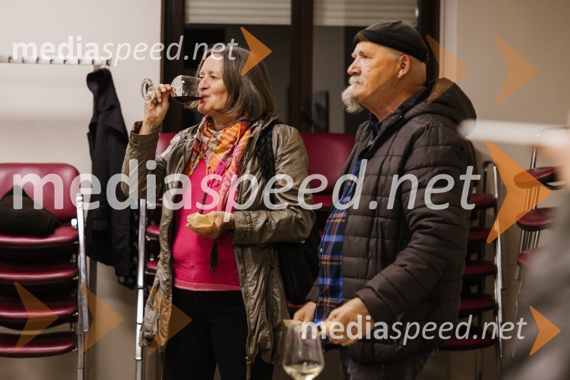 Umirajoči bog Triglav, premiera, SNG Nova Gorica