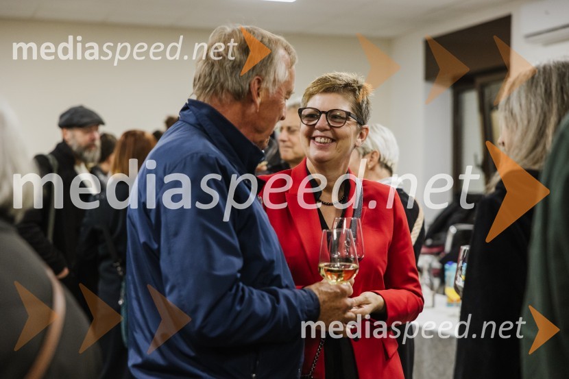  ... ;  Mirjam Drnovšček, direktorica, SNG Nova GoricaUmirajoči bog Triglav, premiera, SNG Nova Gorica