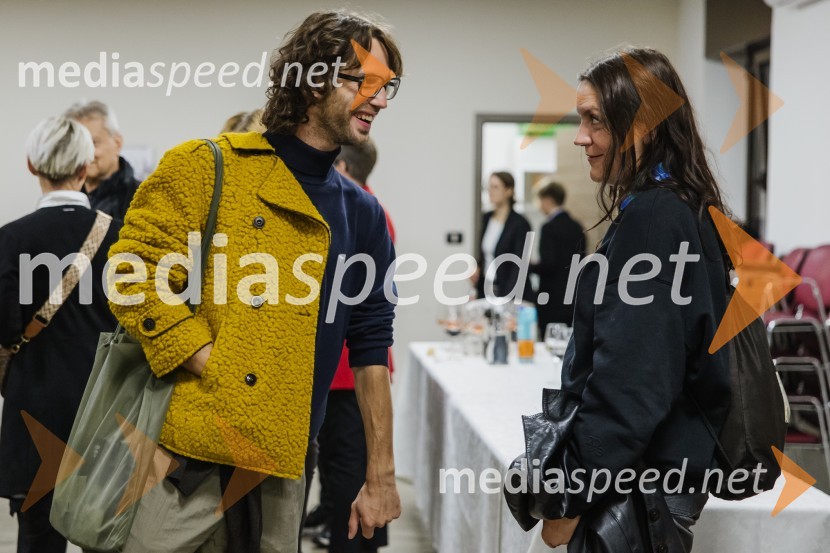  ... ;  Tamara Avguštin, igralkaUmirajoči bog Triglav, premiera, SNG Nova Gorica