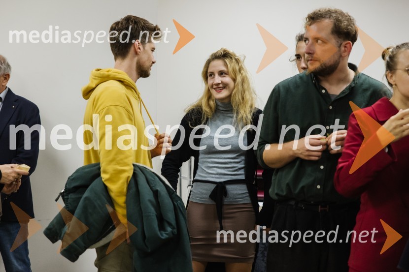  Matej Zemljič, igralec;  Ivana Percan Kodarin, igralkaUmirajoči bog Triglav, premiera, SNG Nova Gorica