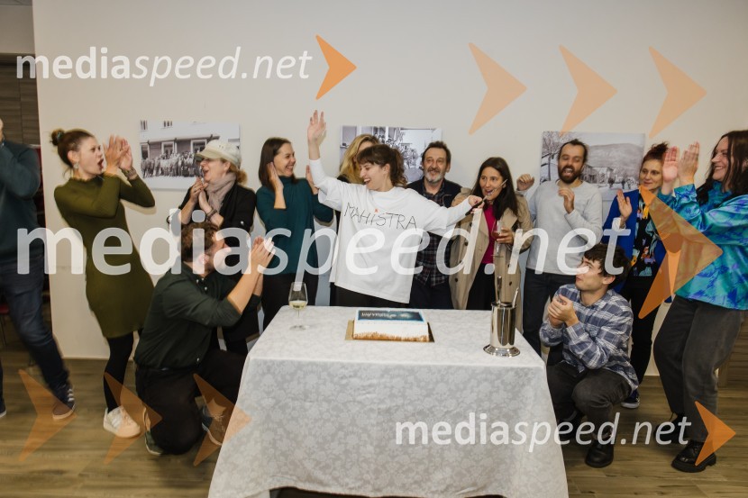  Mojca Madon, režiserkaUmirajoči bog Triglav, premiera, SNG Nova Gorica