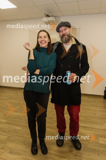  Maja Poljanec, igralka;  ... Umirajoči bog Triglav, premiera, SNG Nova Gorica