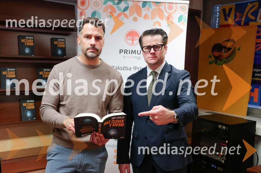  David Urankar, televizijski voditelj, maneken;  Jure Godler, televizijski voditeljDruženje z Juretom Godlerjem ob izidu romana Naš človek v kafani