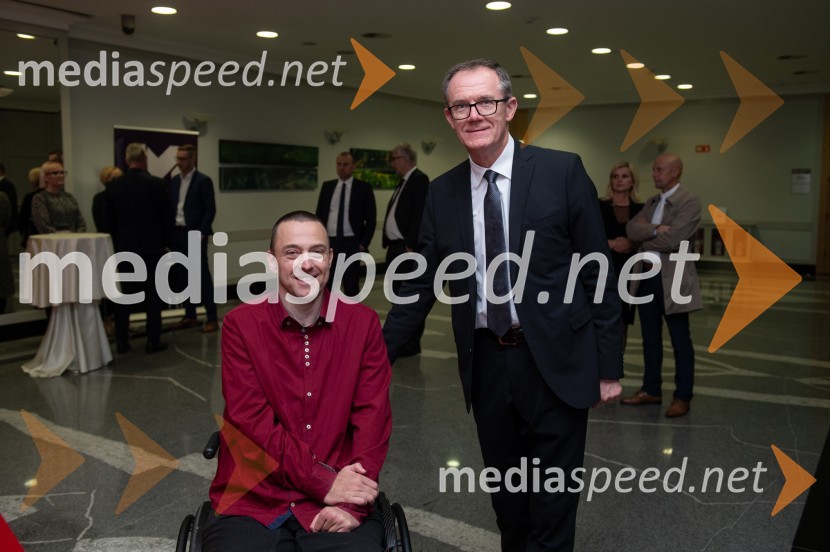  Bogdan Kronovšek, direktor in lastnik podjetja Kronoterm; dr. Zoran Medved, odgovorni urednik, TV MariborŠtajerski gospodarski oskar za leto 2022