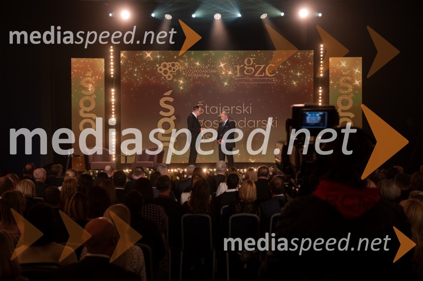 dr. Zoran Medved, odgovorni urednik, TV Maribor; dr. Roman Glaser, častni predsednik, Štajerska gospodarska zbornicaŠtajerski gospodarski oskar za leto 2022