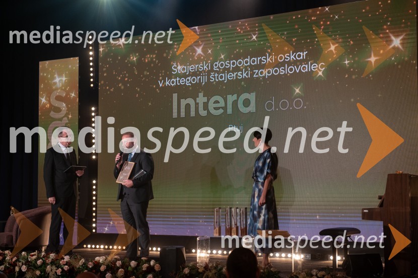 dr. Zoran Medved, odgovorni urednik, TV Maribor;  Peter Ladič, direktor, Intera d.o.o.; mag. Aleksandra Podgornik, direktorica, Štajerska gospodarska zbornicaŠtajerski gospodarski oskar za leto 2022