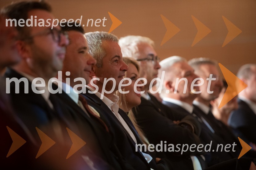  Aleksander Saša Arsenovič, župan, Mestna občina Maribor;  Katja Arsenovič, direktorica Rožmarin Hospitality GroupŠtajerski gospodarski oskar za leto 2022